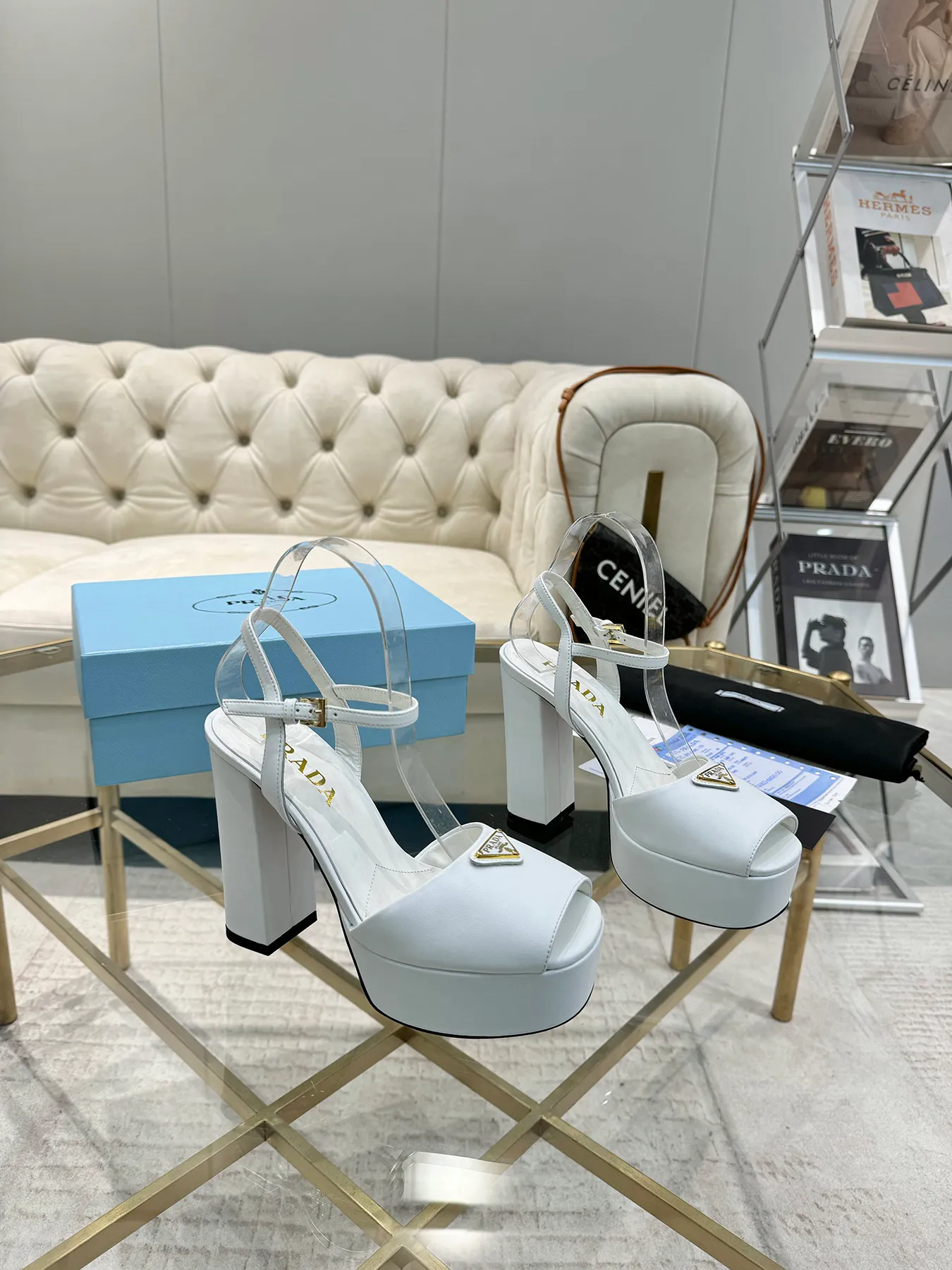 👟👟Ex-factory price 600👟👟 (imitation leather bottom-20) New arrival 👉Ready stock👈Remove the original board and make a 1:1 replica‼ ️The highest version ✅ Prada's early spring catwalk hot style 😘The latest spring style Thick heel square toe water platform series (genuine leather outsole) (simulated leather sole) A must-have for goddesses Super beautiful on the feet 👉The upper is made of imported original calfskin, soft and textured Inner + foot pads Imported sheepskin lining, breathable and comfortable Private model water platform Heel Water platform 4M Heel height 13M Code number 35M-39M (34 40 41 42 43 is custom-made and cannot be returned or exchanged)
